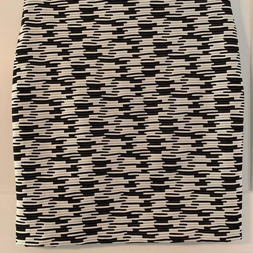 Patterned mini skirt